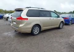 2013 Toyota Sienna Xle V6 8 Passenger — фото 4