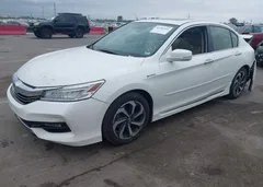 2017 Honda Accord Hybrid Touring — фото 2