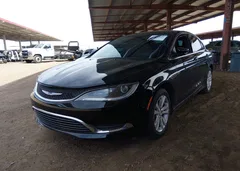 2015 Chrysler 200 Limited — фото 2