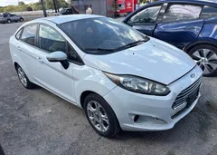 2015 Ford Fiesta Se — фото 1