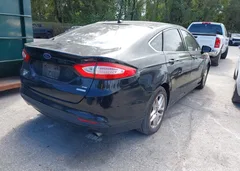 2016 Ford Fusion Se — фото 4