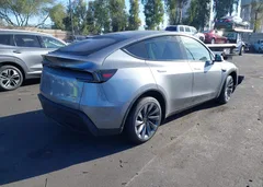 2026 Tesla Model Y All-Wheel Drive/Long Range Launch Series/Premium All-Wheel Drive — фото 4