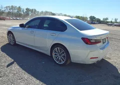 2023 BMW 330I xDrive — фото 3