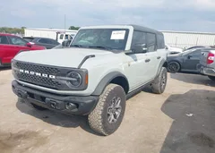2023 Ford Bronco Badlands — фото 2