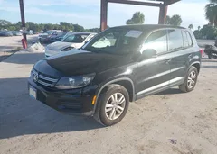 2013 Volkswagen Tiguan S W/Sunroof — фото 2