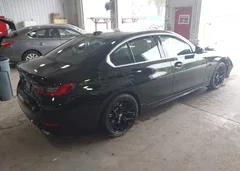2025 BMW 330I xDrive — фото 4