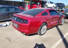 2013 Ford Mustang V6 Premium — фото 4