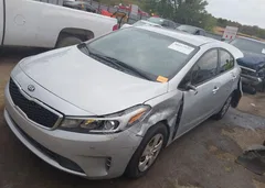 2017 Kia Forte LX — фото 2