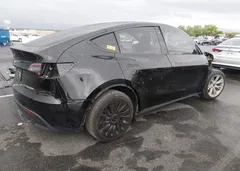 2022 Tesla Model Y Long Range — фото 4
