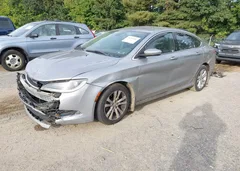 2015 Chrysler 200 Limited — фото 2