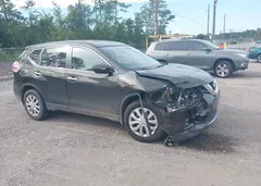 2015 Nissan Rogue S — фото 1
