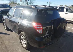 2011 Toyota Rav4 — фото 3