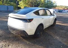 2026 Tesla Model Y All-Wheel Drive/Long Range Launch Series/Premium All-Wheel Drive — фото 4