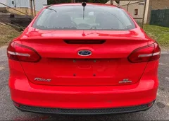 2016 Ford Focus SE — фото 16