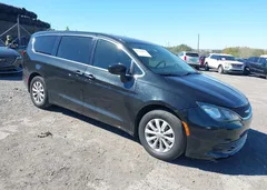 2017 Chrysler Pacifica Touring — фото 1