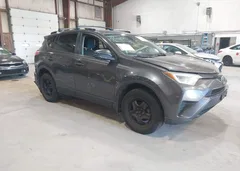 2017 Toyota Rav4 Le — фото 1