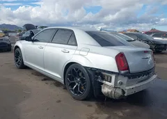 2019 Chrysler 300 Touring — фото 3