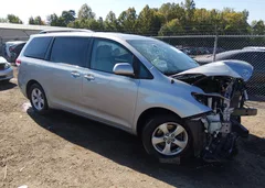 2012 Toyota Sienna LE V6 8 Passenger — фото 1