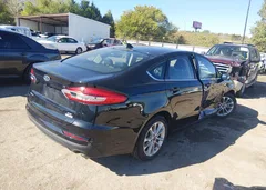 2020 Ford Fusion SE — фото 4