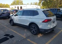 2019 Volkswagen Tiguan 2.0T Se/2.0T Sel/2.0T Sel R-Line/2.0T Sel R-Line Black — фото 3