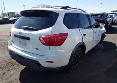 2019 Nissan Pathfinder Sl — фото 4