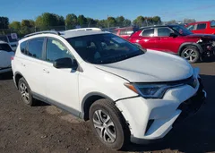 2017 Toyota Rav4 LE — фото 1
