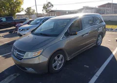 2013 Honda Odyssey Touring/Touring Elite — фото 2
