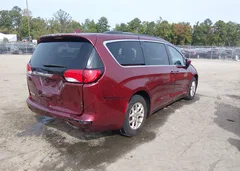 2017 Chrysler Pacifica Touring — фото 4