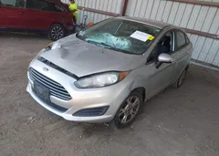 2014 Ford Fiesta SE — фото 2