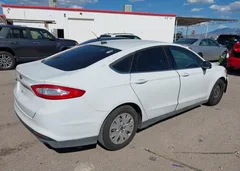 2013 Ford Fusion S — фото 4