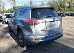 2018 Toyota Rav4 LE — фото 3
