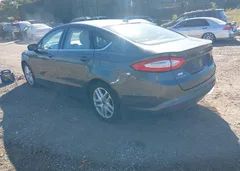 2016 Ford Fusion SE — фото 3