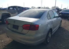 2012 Volkswagen Jetta 2.0L S — фото 4