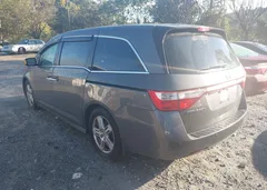 2013 Honda Odyssey Touring/Touring Elite — фото 3