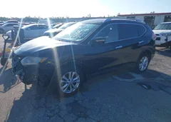 2015 Nissan Rogue SV — фото 2