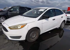 2017 Ford Focus S — фото 2