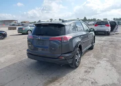 2017 Toyota Rav4 LE — фото 4