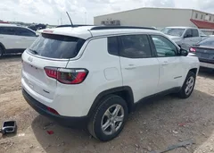 2024 Jeep Compass Latitude 4X4 — фото 4