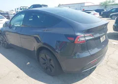 2024 Tesla Model Y Long Range Dual Motor All-Wheel Drive — фото 3