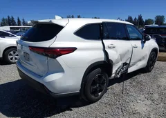 2020 Toyota Highlander L — фото 4