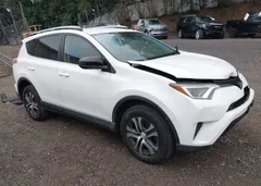 2017 Toyota Rav4 Le — фото 1