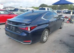2021 Lexus Es 300H Ultra Luxury — фото 4