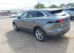 2019 Jaguar F-Pace 25T Premium — фото 3