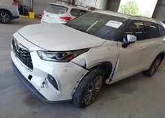 2021 Toyota Highlander Platinum — фото 2