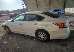 2015 Nissan Altima 2.5 S — фото 2