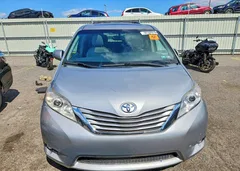 2015 Toyota Sienna Xle 7-Passenger — фото 5
