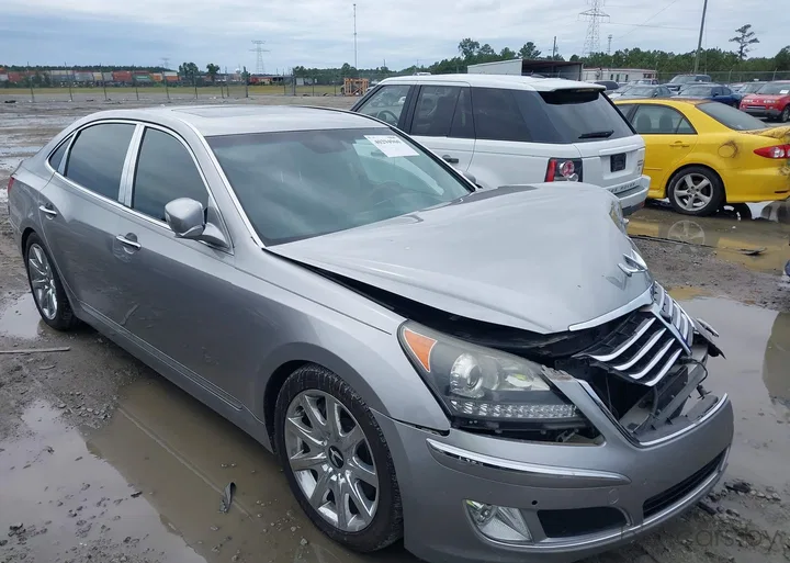 2013 Hyundai Equus