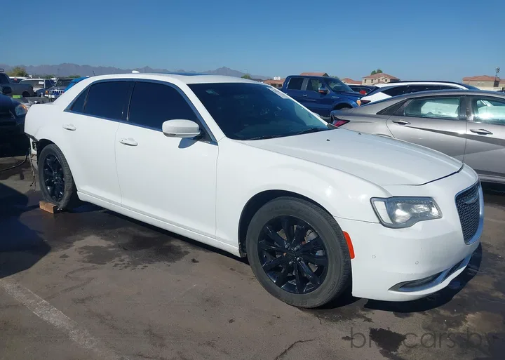 2016 Chrysler 300